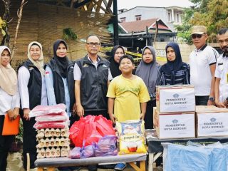 Pemkot Kendari Salurkan Bantuan untuk Korban Kebakaran di Mandonga