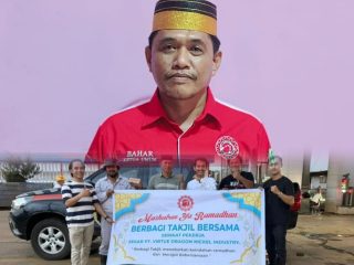 Ramadan Penuh Berkah, Serikat Karyawan VDNI Turun Langsung Bagikan Takjil Gratis kepada Masyarakat