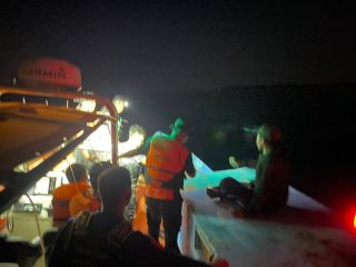 Longboat Mati Mesin di Perairan Wakatobi-Buton, Nelayan Berhasil Dievakuasi Tim SAR